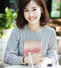 Laila, 19 years old, Woman